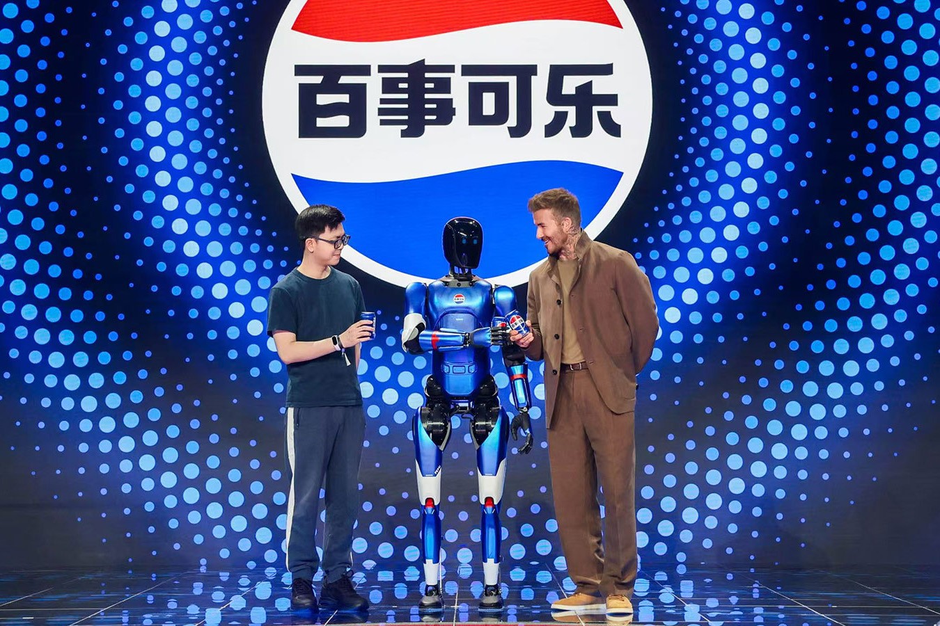 leyu机器人携手百事中国共创“百事蓝宝” 共燃渴望新章